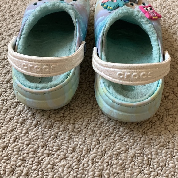 Blue cloud print little girl Crocs - Picture 3 of 4